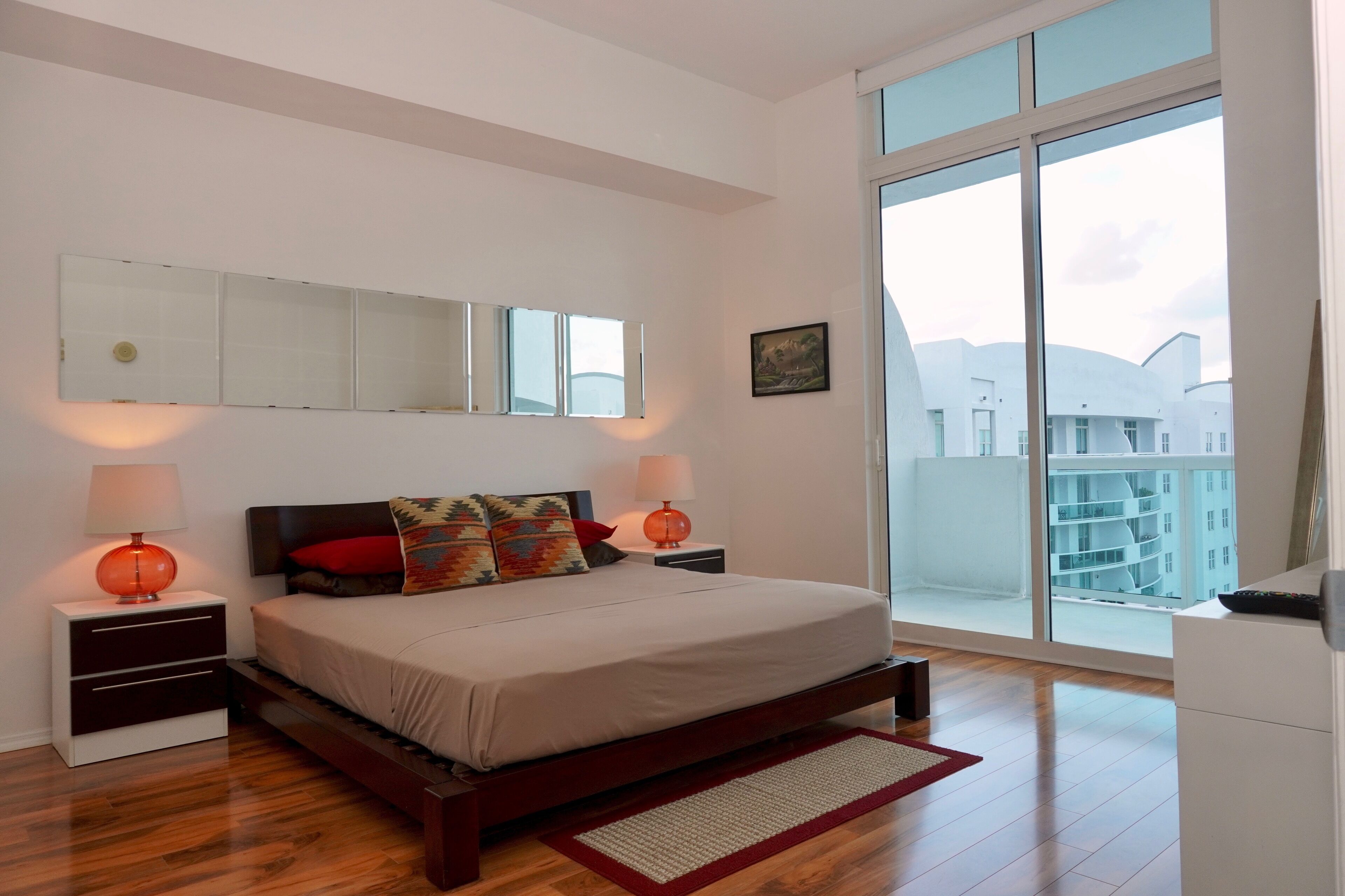 2/2 MIAMI BEACH PENTHOUSE OCEAN VIEWS NORTH BAY VILLAGE