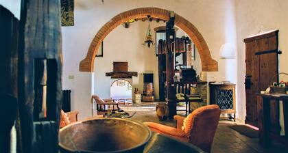 Schöne 1-Zimmer-Hütte mit Garten und Blick über Olivenhaine, Pool