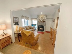 智能电视、壁炉