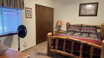 1 Schlafzimmer, BĂŒgeleisen/BĂŒgelbrett, kostenloses WLAN, BettwĂ€sche