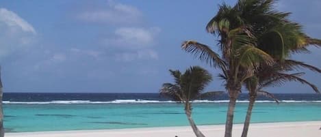 ビーチ、サンラウンジャー、ビーチタオル