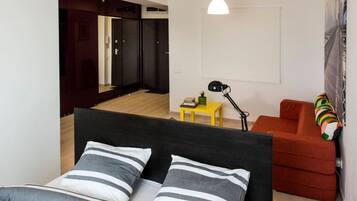 1 bedroom, desk, iron/ironing board, WiFi