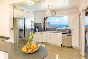 Fridge, microwave, oven, stovetop - Lidoam (Le Vauclin)