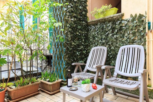 SCHÖNE ZENTRALE WOHNUNG, HISTORISCHES ZENTRUM MIT TEILWEISEM SEEBLICK