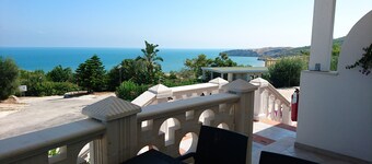 THE HOUSE ON THE BEACH is waiting for you to spend summer 2026 together