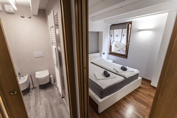 2 chambres, fer et planche Ă repasser, Wi-Fi gratuit, draps fournis