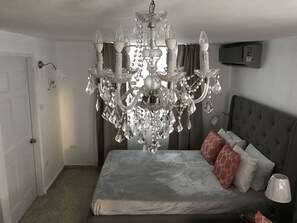 Iron/ironing board, free WiFi, bed sheets - Estudio con piscina en el centro de Ponce a minutos de la plaza y tiendas 102 (Ponce Pueblo)