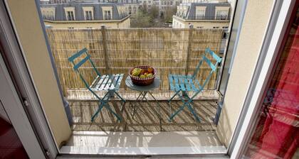 Disneyland Paris 3 minutes away, sleeps 8, 2 bedrooms.