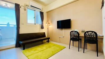 Triple Room | Free WiFi, bed sheets