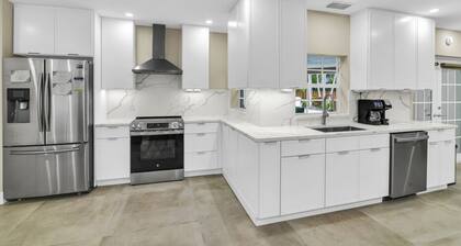 Nouvellement rénové la famille Lrge Jardin privé avec piscine chauffée Marche pour Synagogu