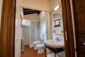Bathroom - Ex Pacciano | Agriturismo apartment (Paciano, PG)