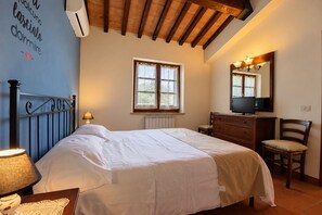 Room - Ex Pacciano | Agriturismo apartment (Paciano, PG)