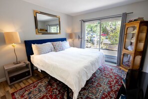 2 bedrooms, iron/ironing board, travel cot, WiFi