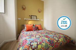 Iron/ironing board, free WiFi, bed sheets