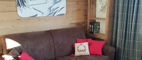 TV connectée, cheminée, espaces bureaux