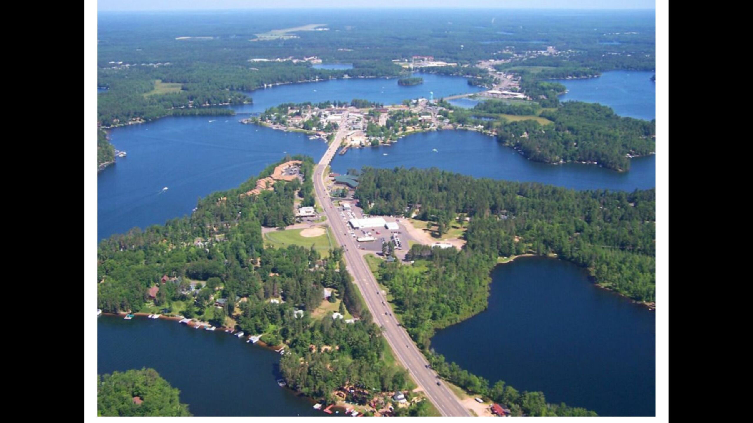 Beautiful, Peaceful Lake Home with 3 bed/3 bath+ 2 king/4 twins level 2