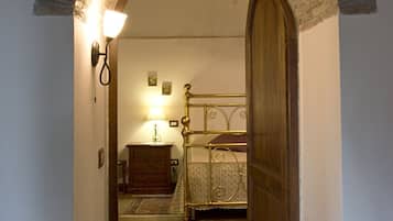 1 camera, una scrivania, Wi-Fi gratuito, lenzuola