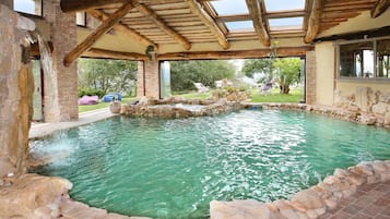 Innenpool, beheizter Pool