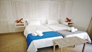 1 chambre, fer et planche à repasser, Wi-Fi gratuit, draps fournis