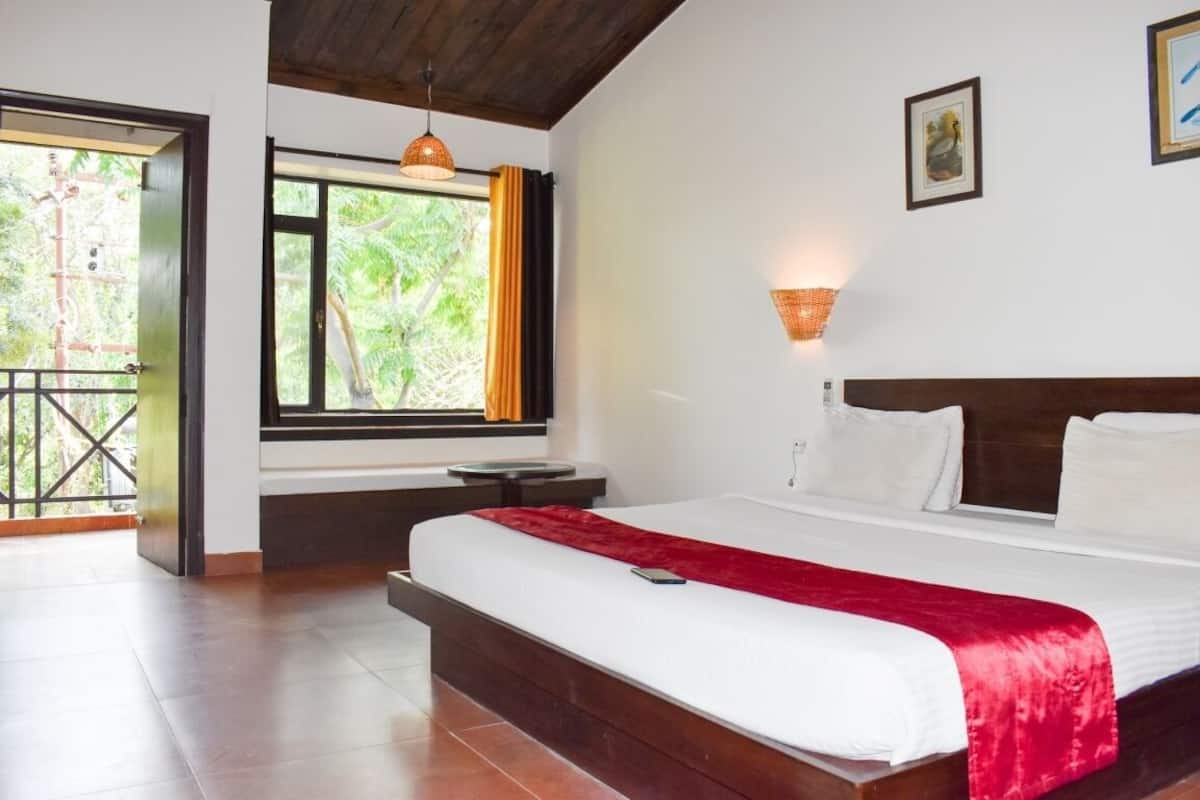 Superior Room | In-room safe, blackout drapes, soundproofing, rollaway beds