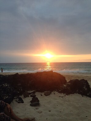 Beach nearby, sun-loungers, beach towels