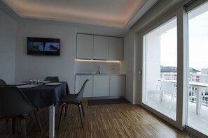 Dining - apARTments Sperlonga_b2 (Sperlonga)