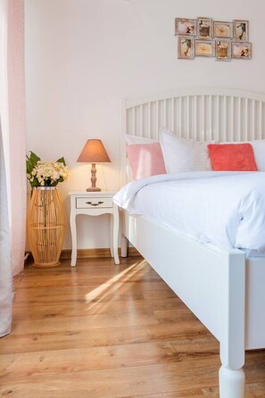 1 chambre, bureau, fer et planche à repasser, Wi-Fi