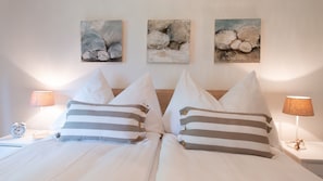 2 chambres, fer et planche à repasser, Wi-Fi gratuit, draps fournis
