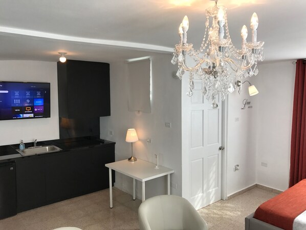 مكواة/لوح كي وواي فاي مجانًا وملاءات أسرّة