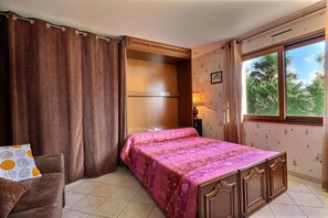 2 bedrooms, iron/ironing board, free WiFi, wheelchair access