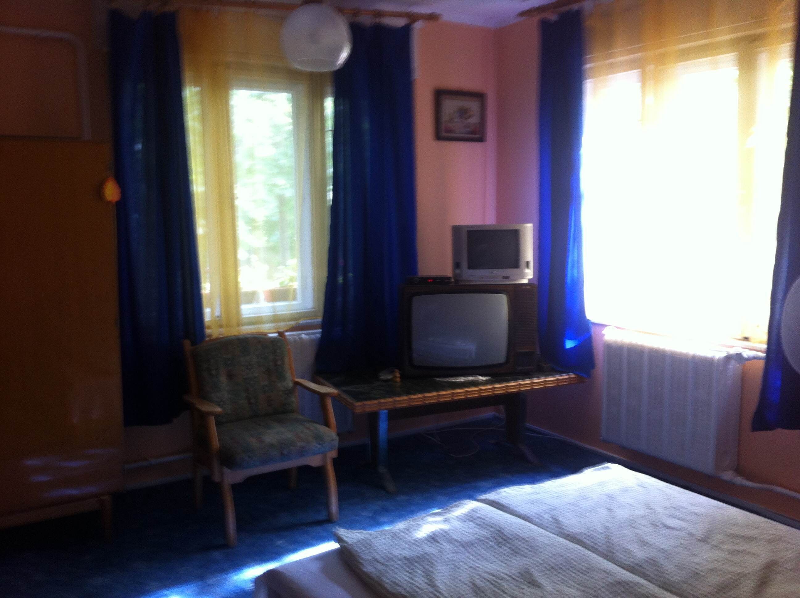 The panoramic apartment has a beautiful view of the garden -St. Georg Berg ..