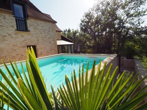 Outdoor pool, a heated pool - Superb prestige villa, Dordogne, in the heart of Périgord Noir, heated pool. (Marnac)
