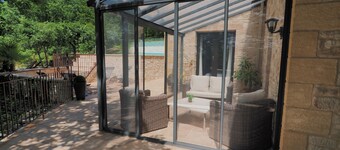 Superb prestige villa, Dordogne, in the heart of Périgord Noir, heated pool.