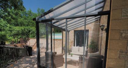 Superb prestige villa, Dordogne, in the heart of Périgord Noir, heated pool.