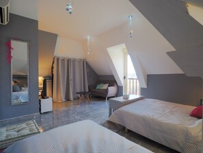 4 bedrooms, iron/ironing board, travel cot, free WiFi - Superb prestige villa, Dordogne, in the heart of Périgord Noir, heated pool. (Marnac)