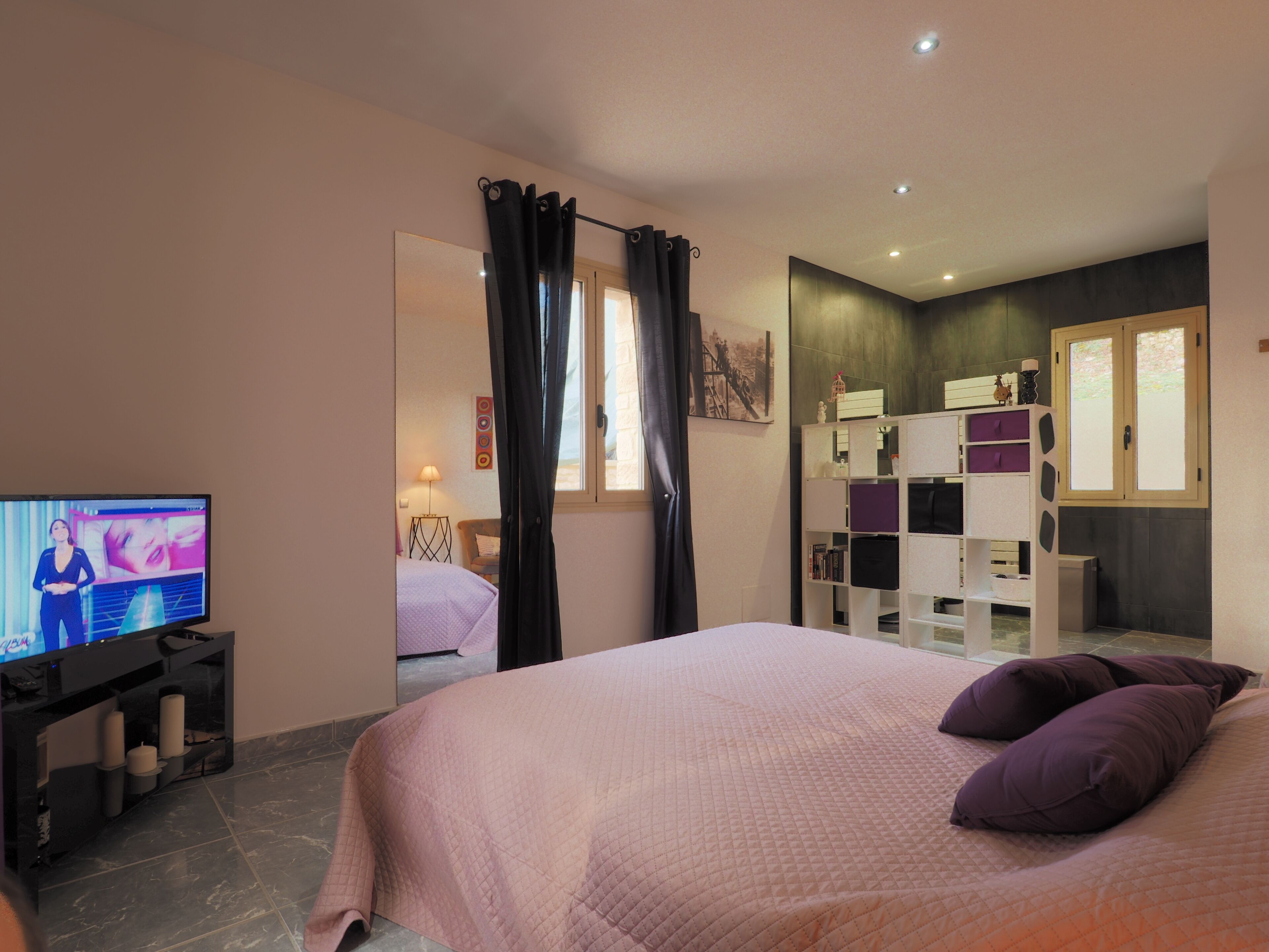 4 chambres, fer et planche à repasser, lit parapluie, Wi-Fi gratuit