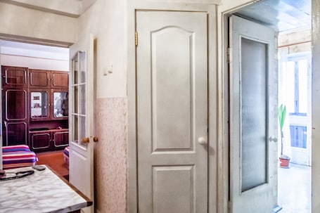 Interior. Comfortable apartment near the International Exhibition Center and metro.