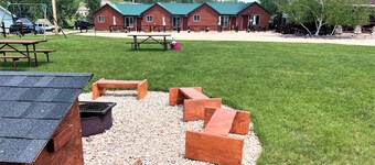 Edullinen mökki, jossa on täydellinen keittiö