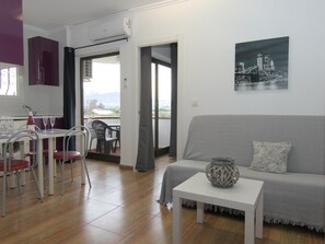 Living area - Modern Apartment with Free Wifi (Dénia)