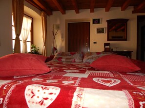 1 多间卧室、熨斗/熨衣板、旅行婴儿床、免费 WiFi