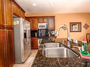 Fridge, microwave, oven, coffee/tea maker