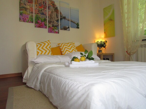 2 bedrooms, iron/ironing board, WiFi, bed sheets