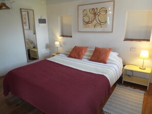 1 habitación, escritorio, wifi gratis y ropa de cama 