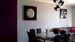 Apartment, 3 Schlafzimmer, Meerblick | Wohnbereich | LCD-Fernseher