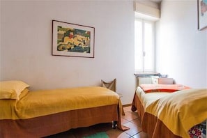 3 chambres, fer et planche à repasser, Wi-Fi gratuit, draps fournis