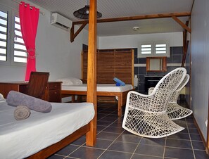 3 chambres, fer et planche à repasser, Wi-Fi, draps fournis
