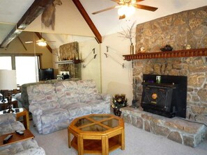 TV, fireplace, books, offices - Timberline Summary:
T (Ruidoso)