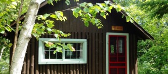 -> Historic 1930's Cabin Steps to the LAKE! ~ FREE Resort Amenities Included!