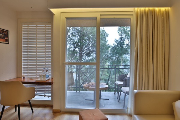 Rumah Pohon Premium, pemandangan lembah | Seprai premium, minibar, brankas, dan didekorasi berbeda-beda