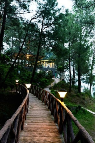 Kasauli Hills Resort